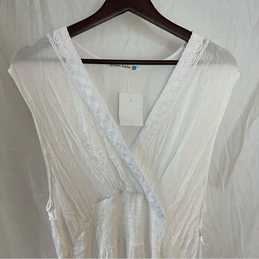 Women’s Plus Size Given Kale White Sleeveless Dress
